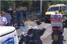 רוכב אופניים חשמליים נפצע בתאונה עם מונית שירות